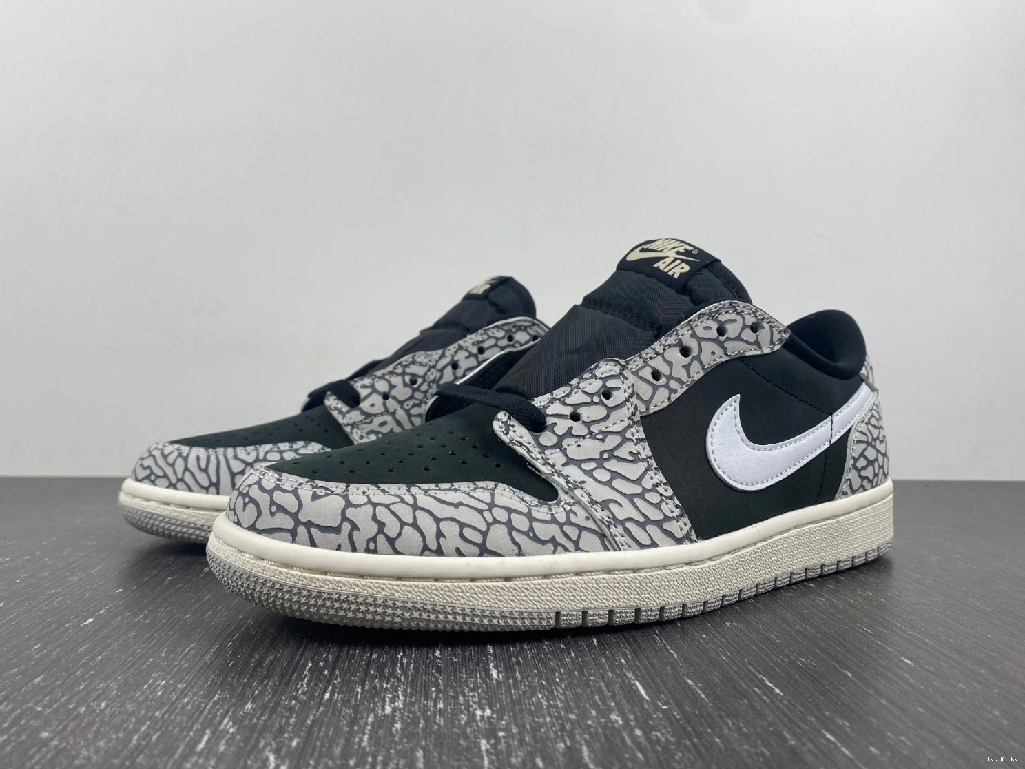 Retro CZ0790-001 Jordan Cement Black 1 OG Low - 0414